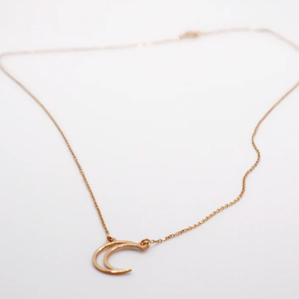 18k Gold Moon Necklace - Picture 6 of 6